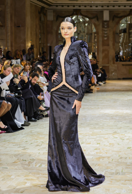 Look 10